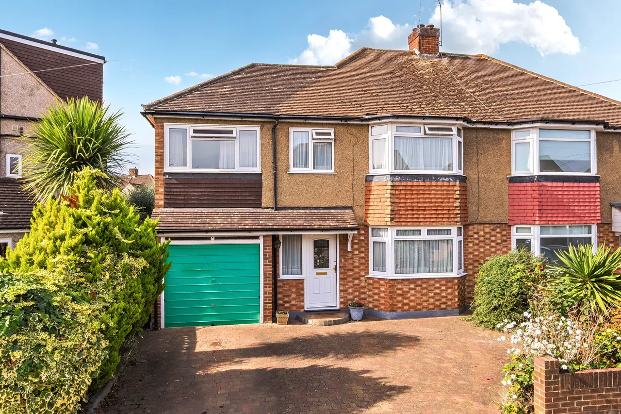 4 bed house for sale, Clovelly Close, Ickenham, UB10