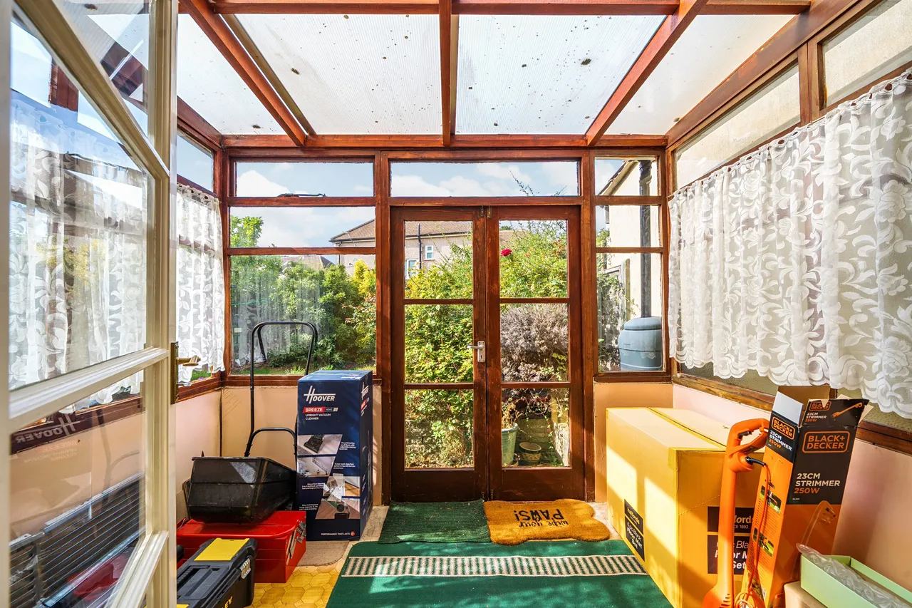 Clovelly Close, Ickenham, UB10, photo 6