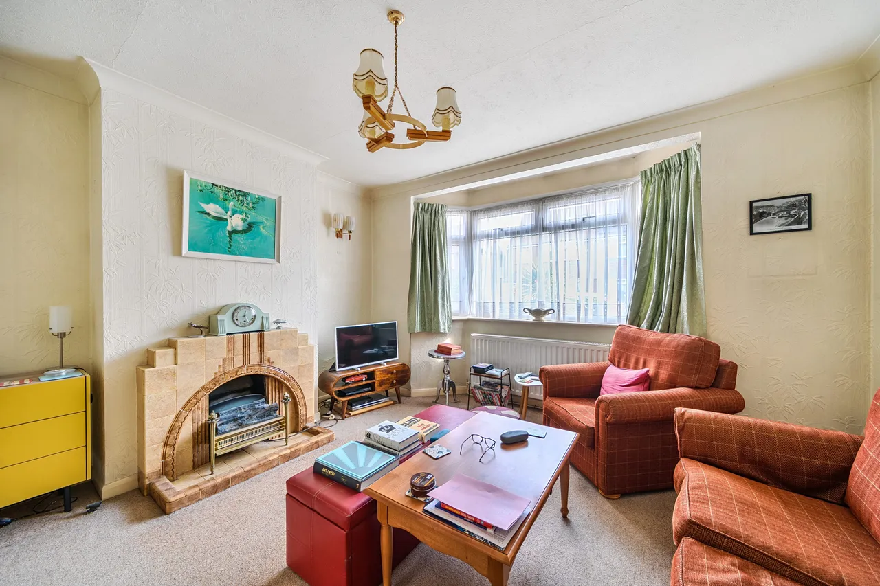 Clovelly Close, Ickenham, UB10, photo 2