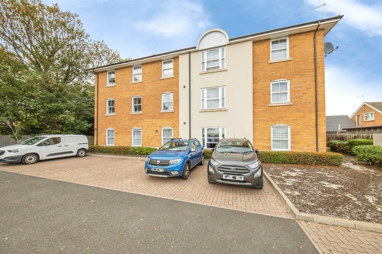 2 bed flat for sale — Main Road, Harwich