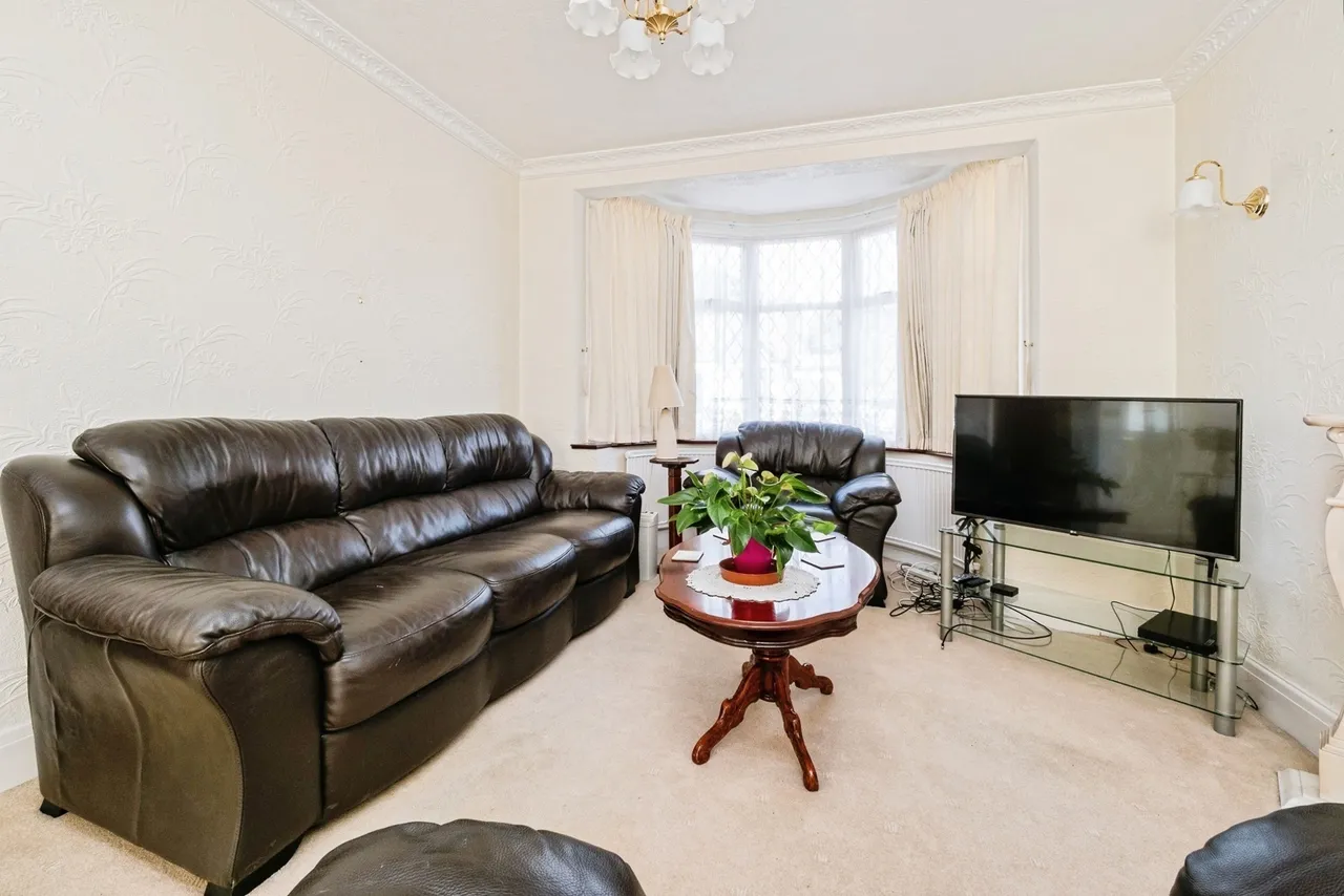 Minster Way, Hornchurch, Essex, RM11, photo 2