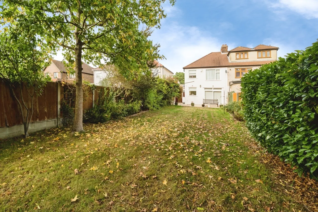 Minster Way, Hornchurch, Essex, RM11, photo 6