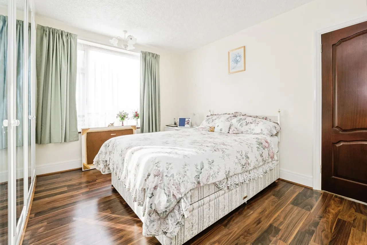 Minster Way, Hornchurch, Essex, RM11, photo 8