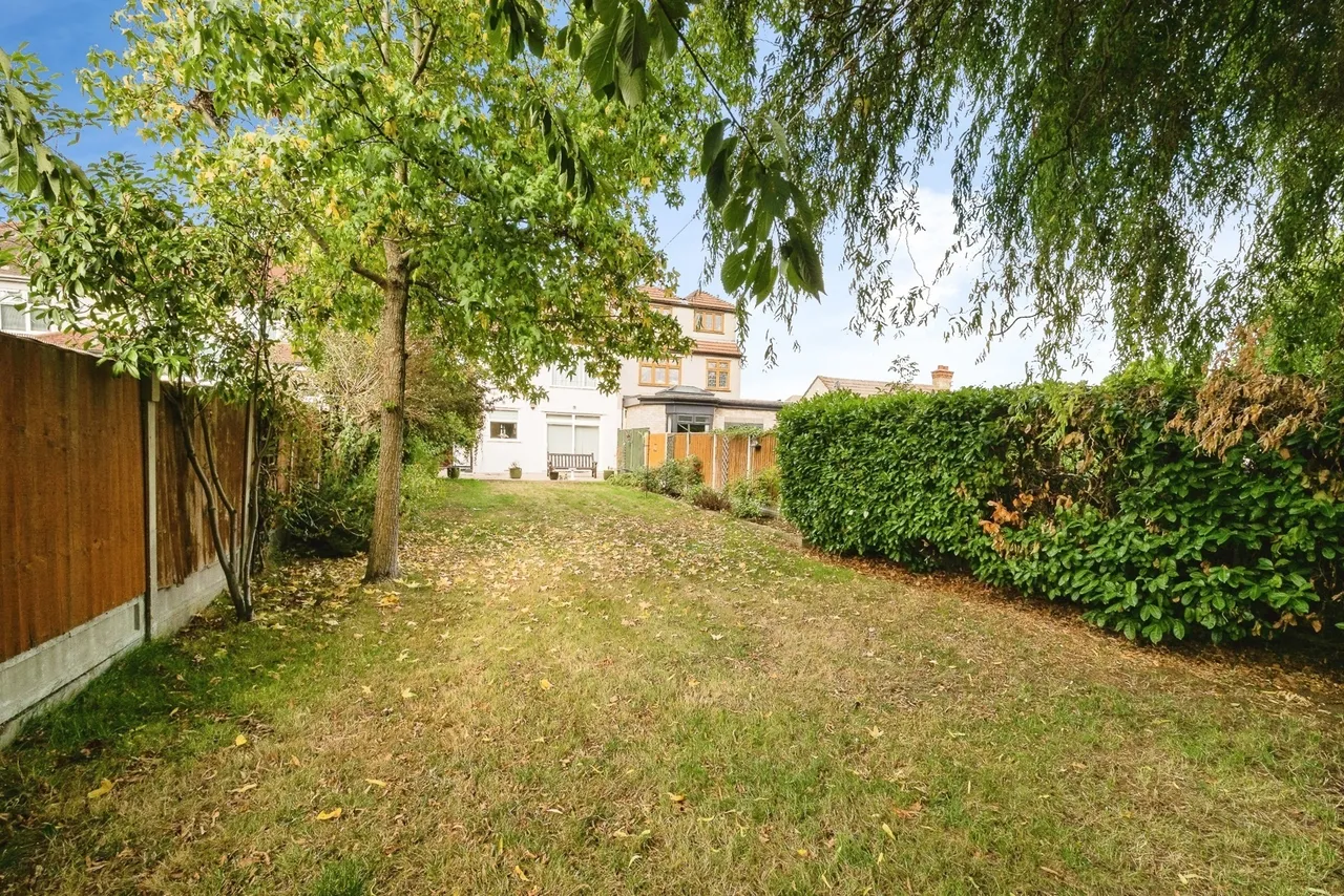 Minster Way, Hornchurch, Essex, RM11, photo 11