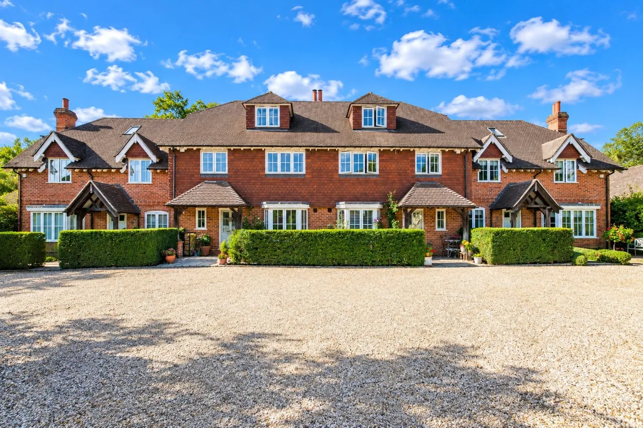4 bed house for sale, Mill Lane, Calcot, RG31