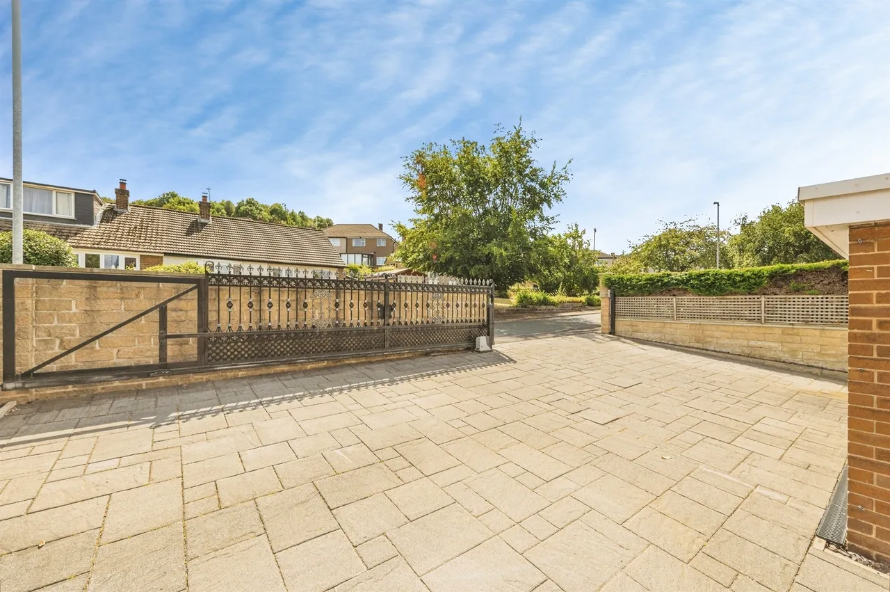 Pontey Drive, Waterloo, HD5, photo 22