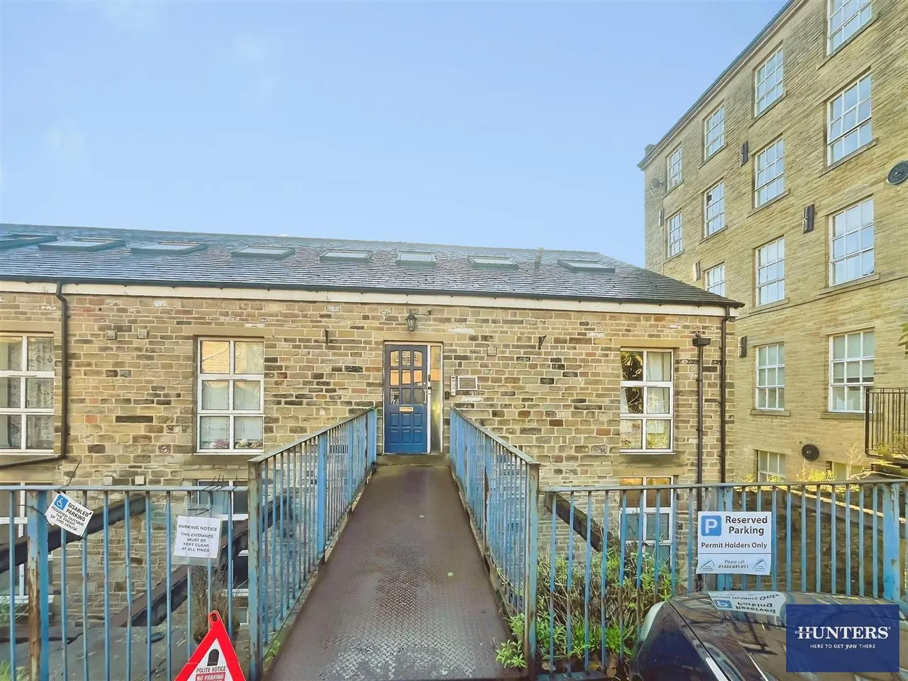 2 bed flat for sale — Wharf Street, Sowerby Bridge, Halifax, HX6 2JR