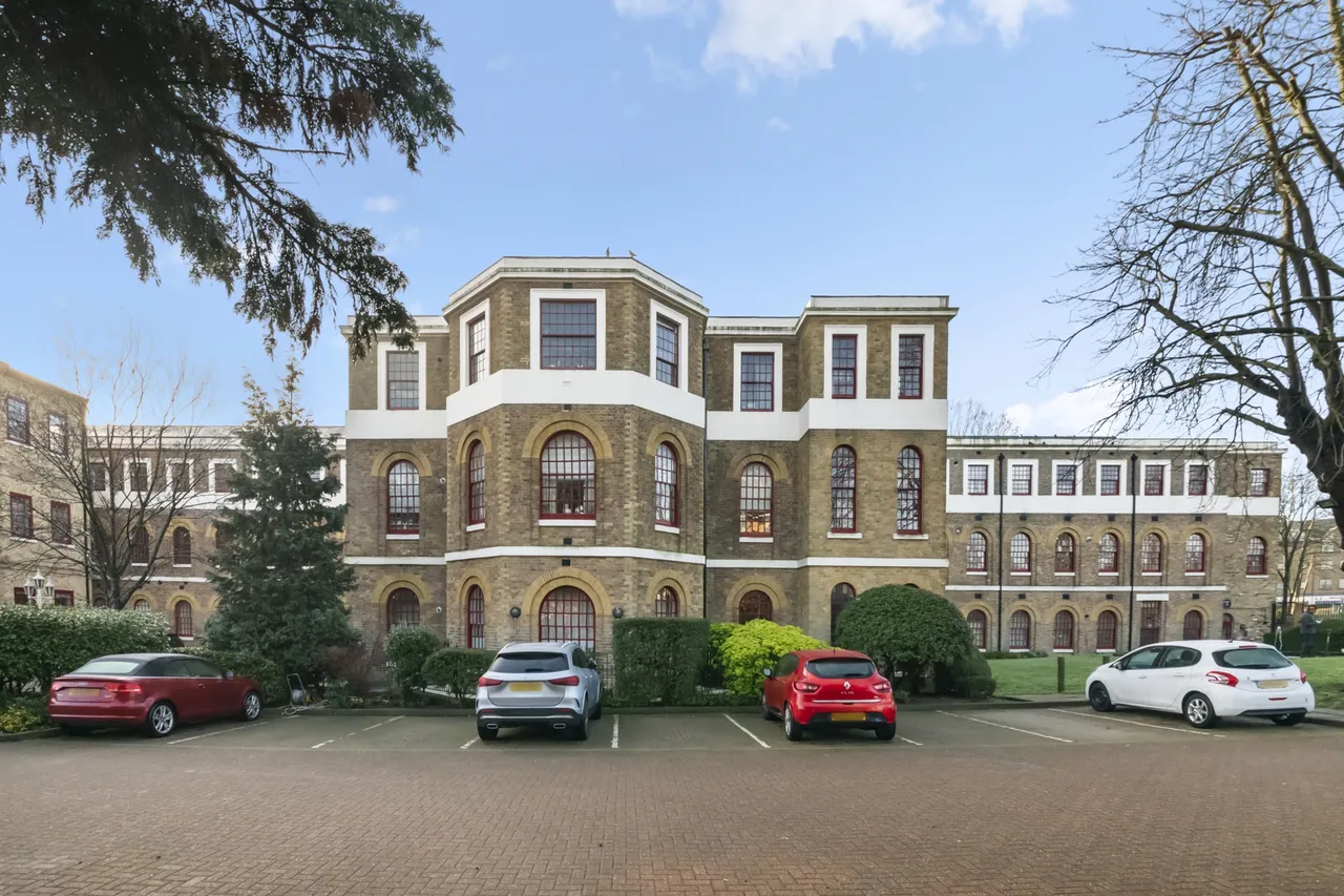1 bed flat for sale, West Park Road, Southall, UB2
