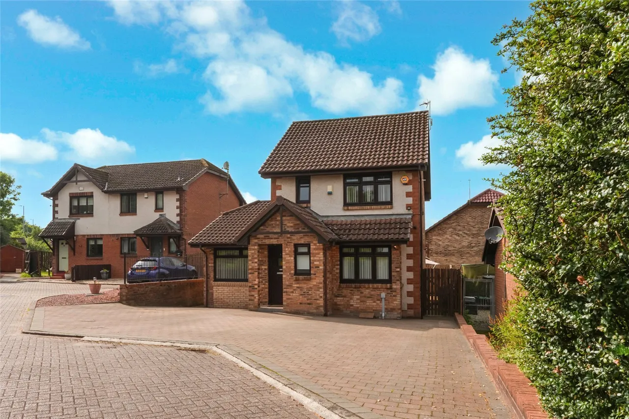 4 bed house for sale, Linister Crescent, Howwood, PA9