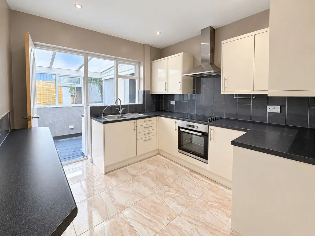 Cowley Green, Hednesford, WS12, photo 4