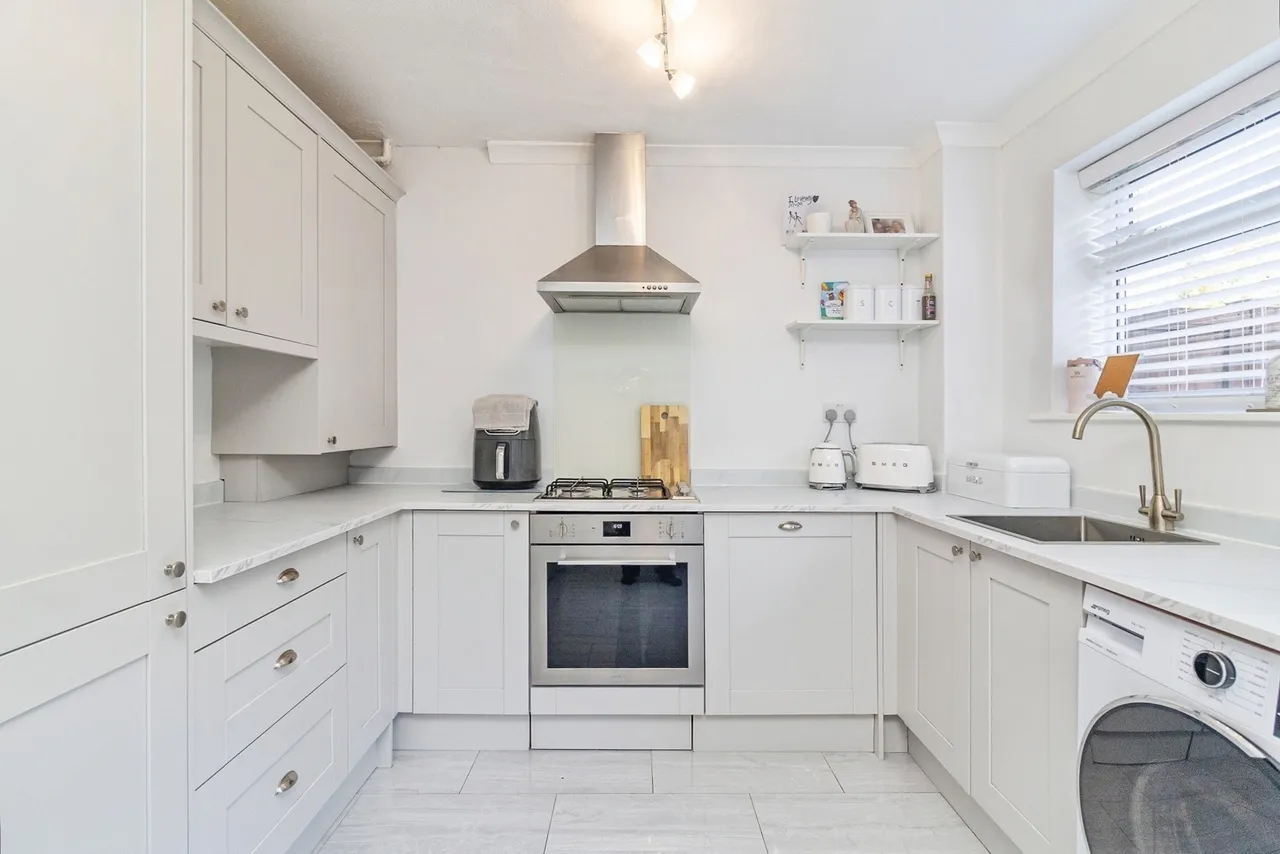 Favell Drive, Furzton, MK4, photo 3
