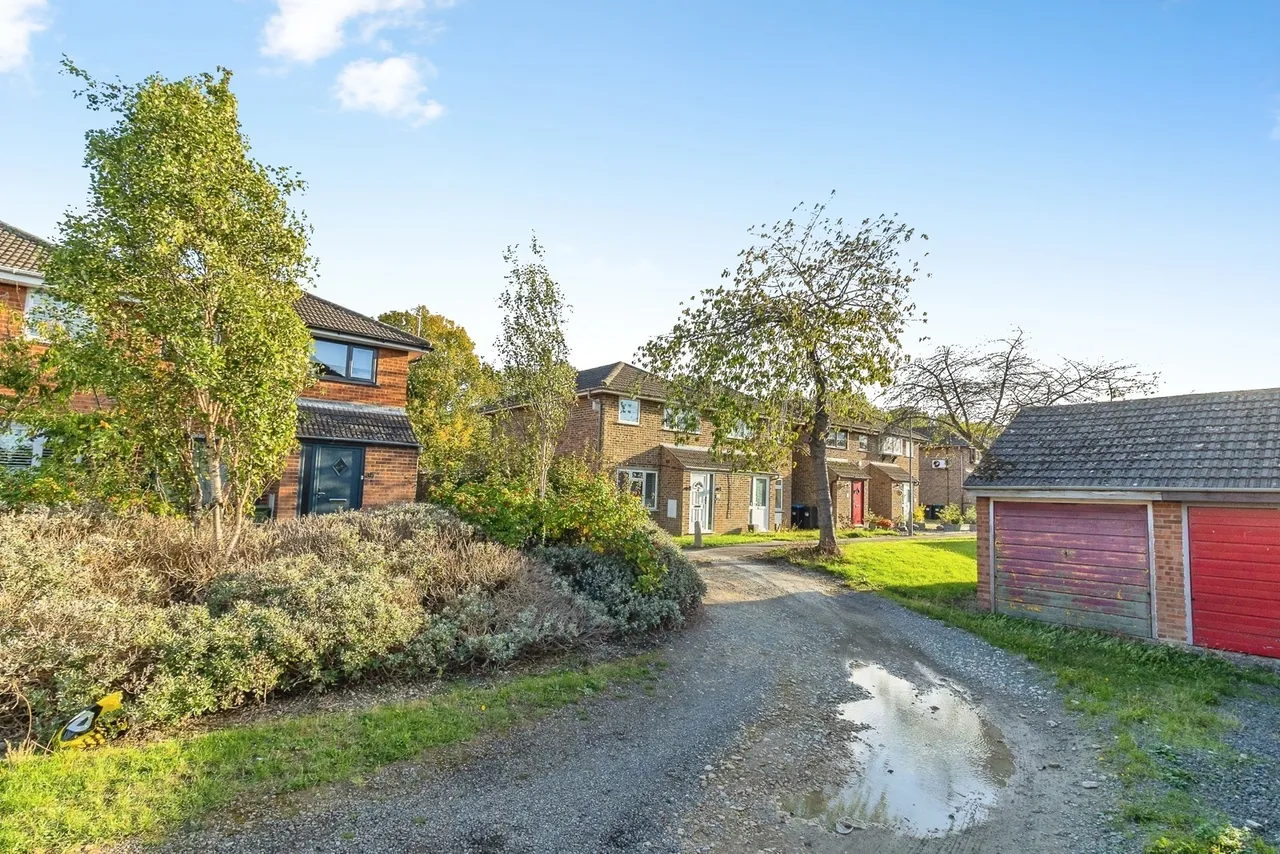 Favell Drive, Furzton, MK4, photo 4