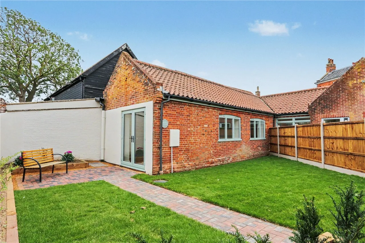 Denton Court, Wymondham, Norfolk, NR18, photo 9
