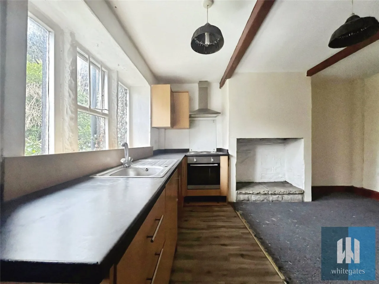 Blackmoorfoot Road, Crosland Moor, HD4, photo 3