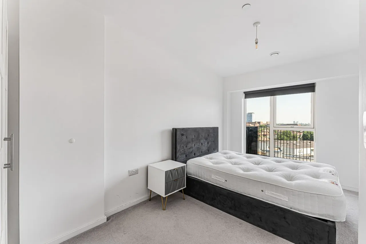 Silvertown Way, London, E16, photo 12