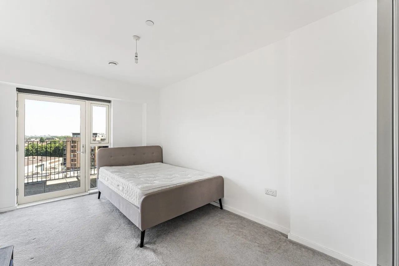 Silvertown Way, London, E16, photo 16