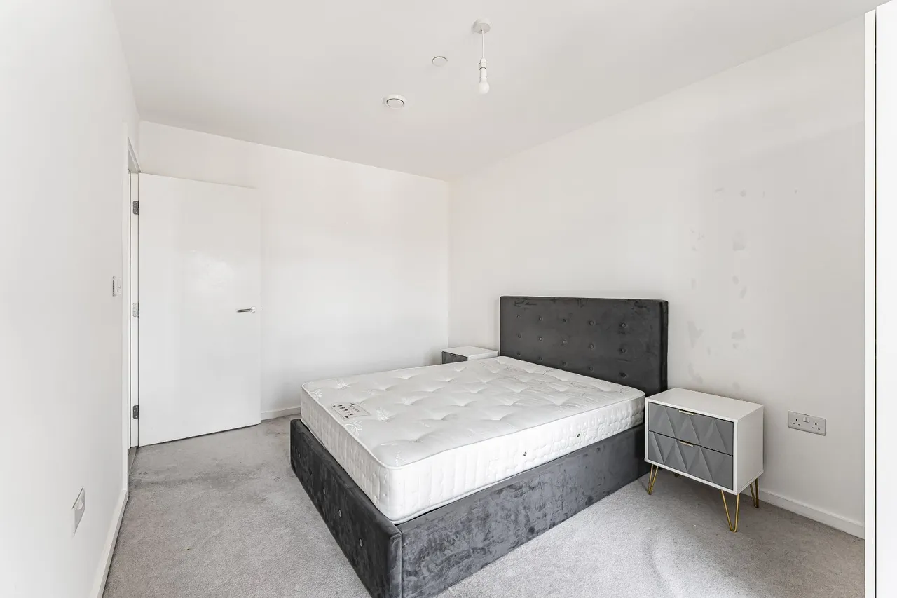 Silvertown Way, London, E16, photo 10