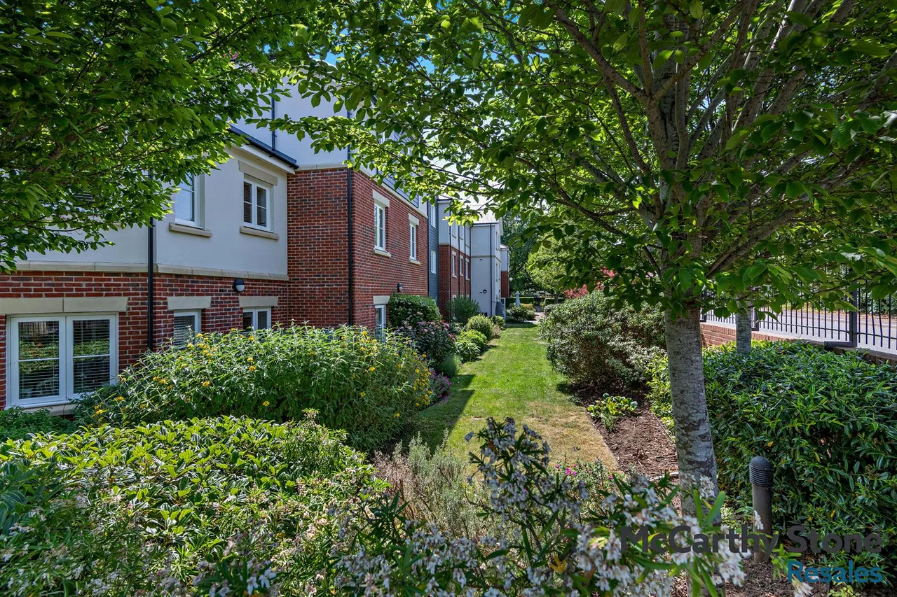 High Street, Cranbrook, TN17, photo 22
