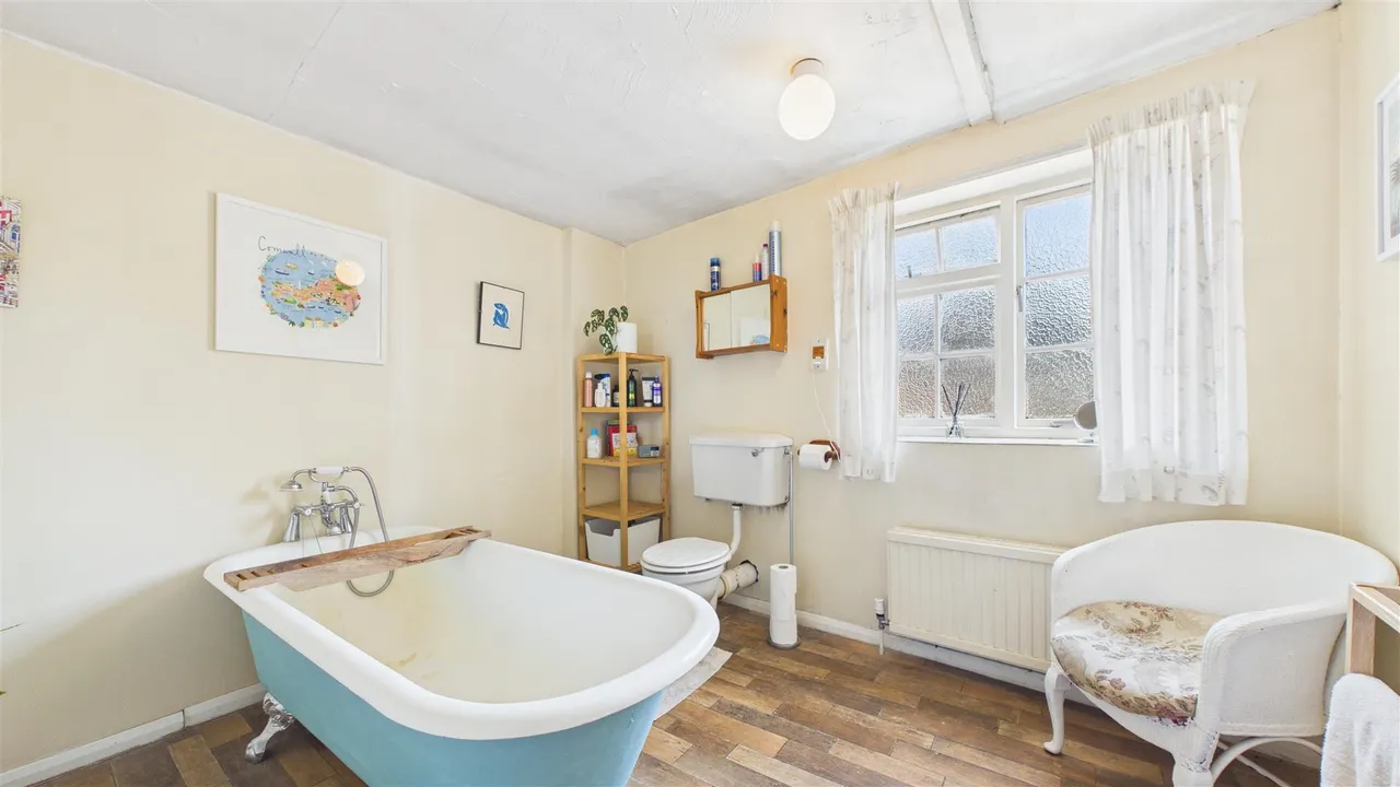 Wisbech Road, Thorney, photo 9