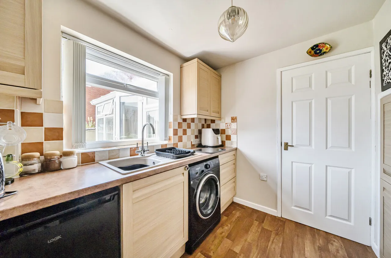 Garreg Drive, Welshpool, photo 9