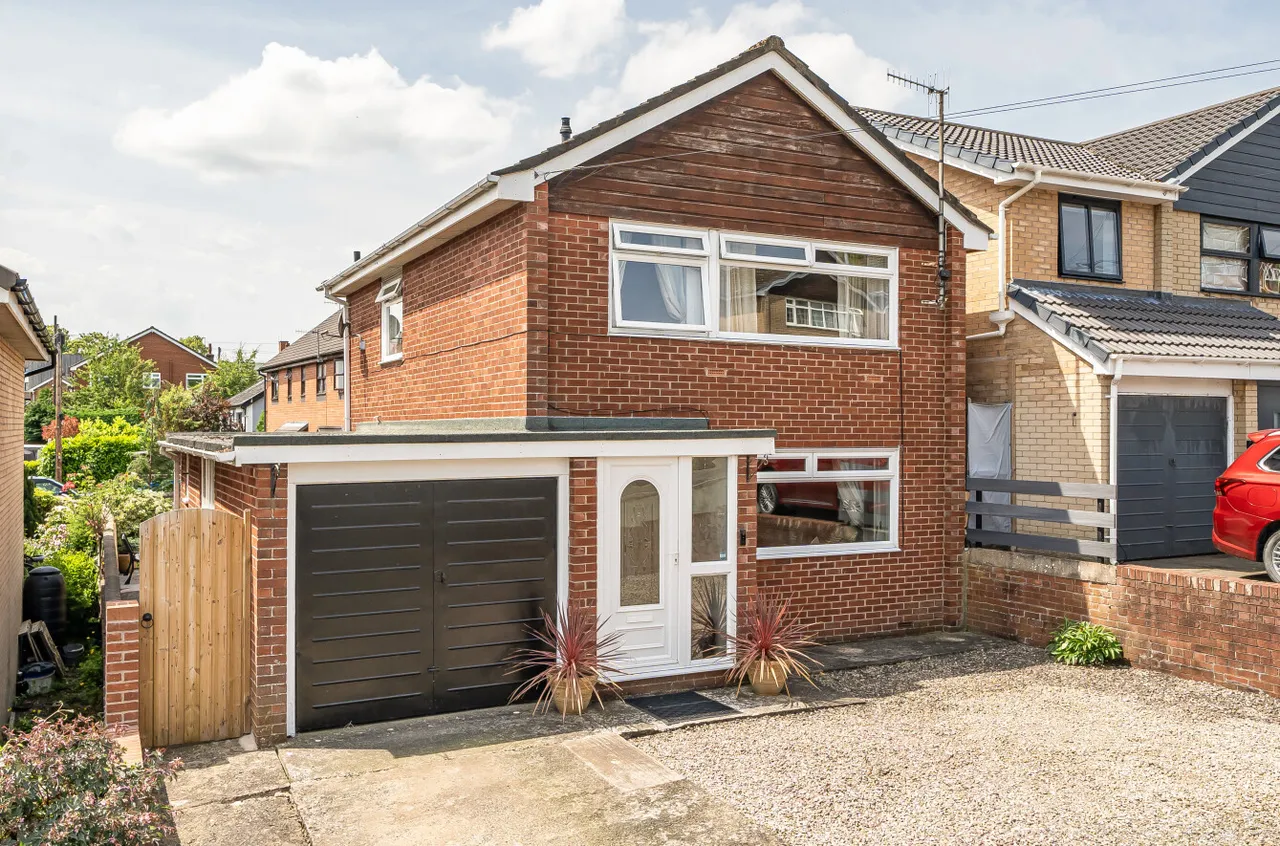 3 bed house for sale, Garreg Drive, Welshpool