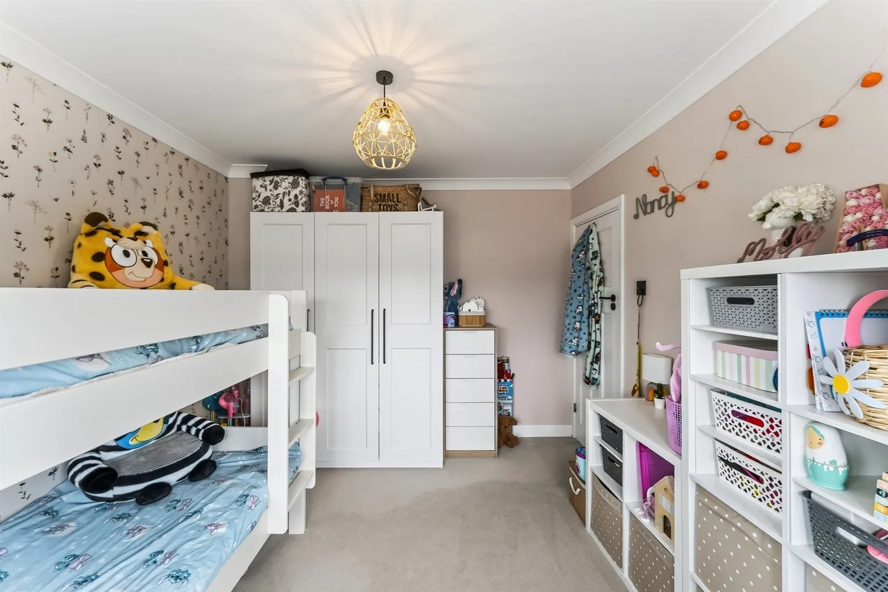 Dudley Drive, Morden, photo 8
