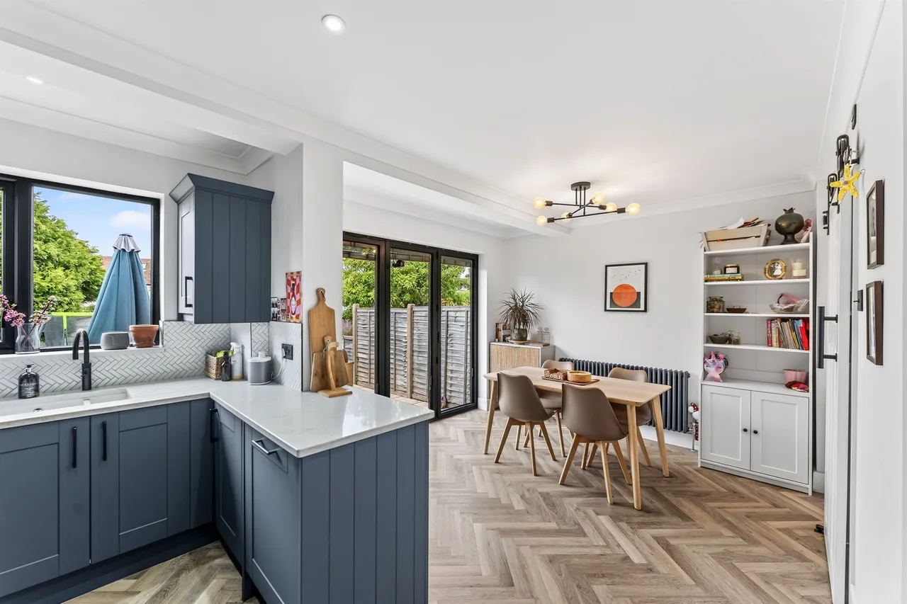 Dudley Drive, Morden, photo 2