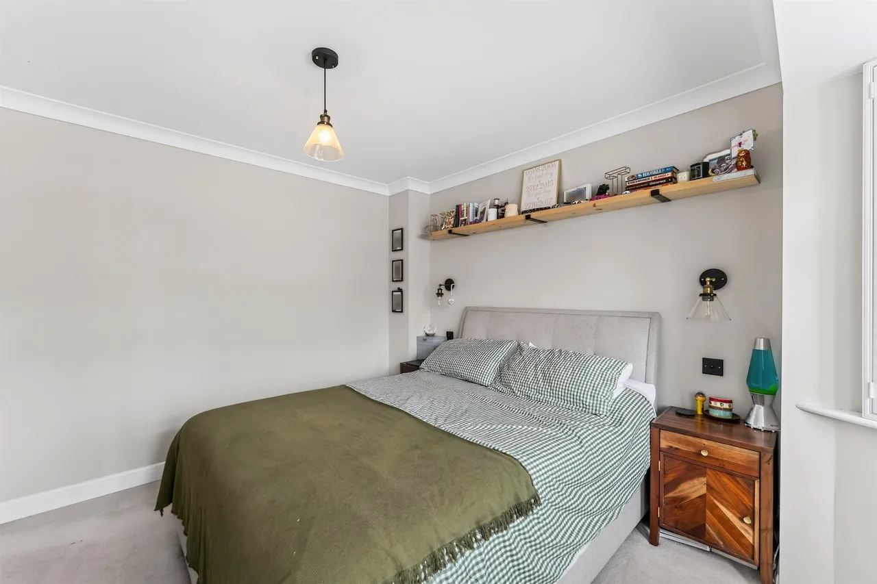 Dudley Drive, Morden, photo 9