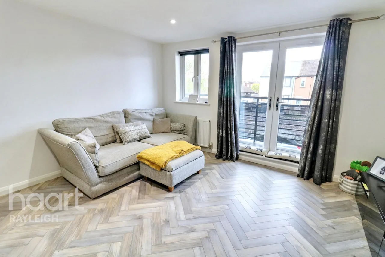 London Road, Benfleet, SS7, photo 6