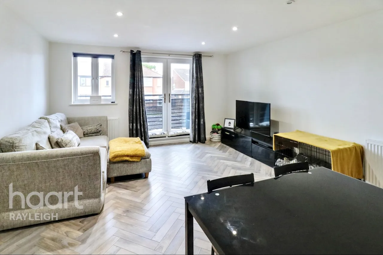 London Road, Benfleet, SS7, photo 5