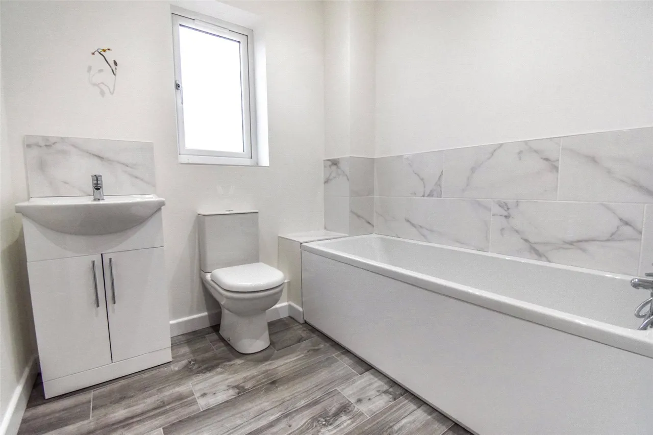 Mount Pleasant Road, Aldershot, Hampshire, GU12 4NL, photo 11