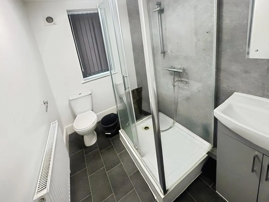 Church Road, Birkenhead, CH42, photo 6