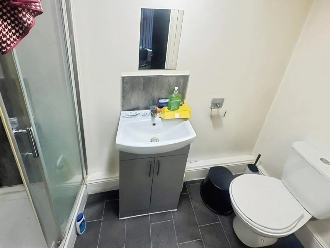 Church Road, Birkenhead, CH42, photo 8