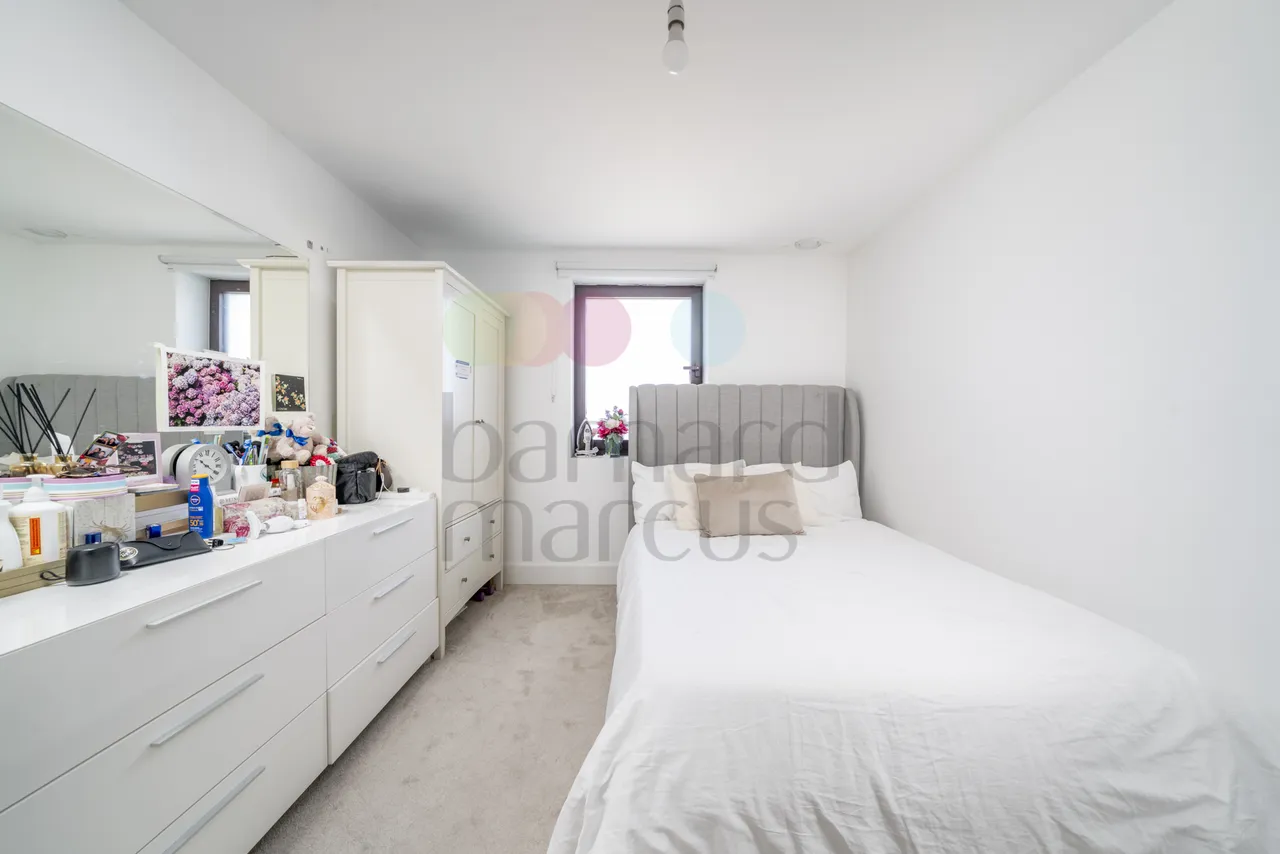 High Road, East Finchley, N2, photo 7
