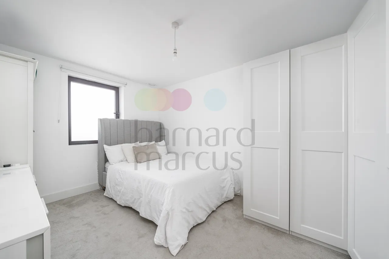 High Road, East Finchley, N2, photo 12
