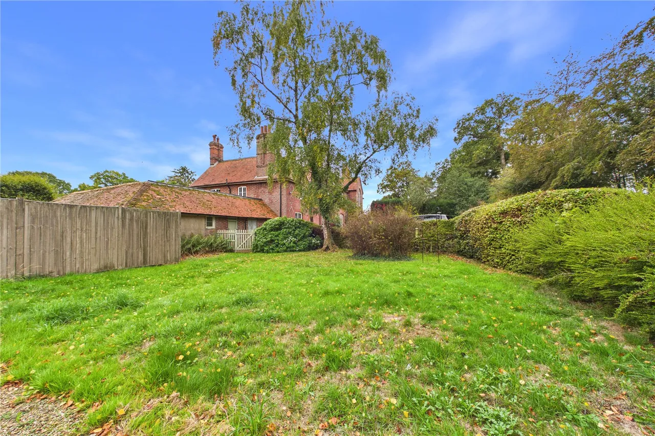 Bagmore Lane, Herriard, RG25, photo 11