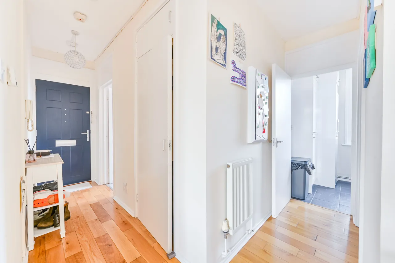 116 Campden Houses, Peel Street, London, photo 6