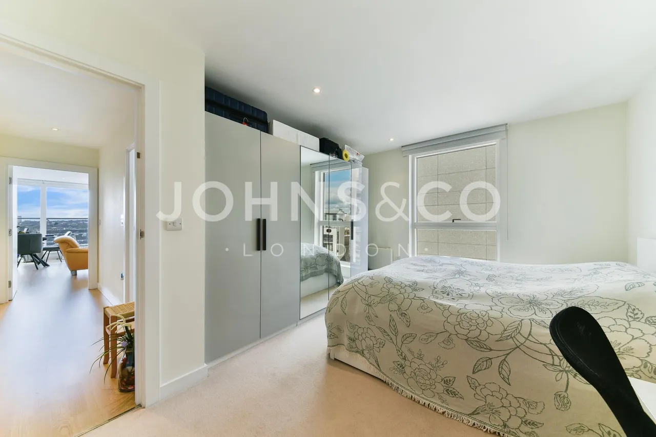 Pump House Crescent, Brentford, TW8, photo 5