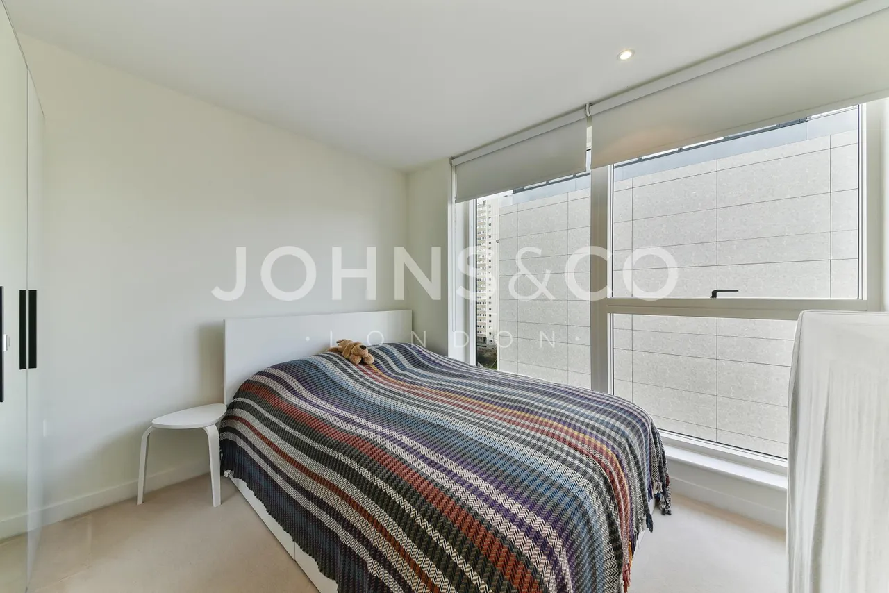 Pump House Crescent, Brentford, TW8, photo 7