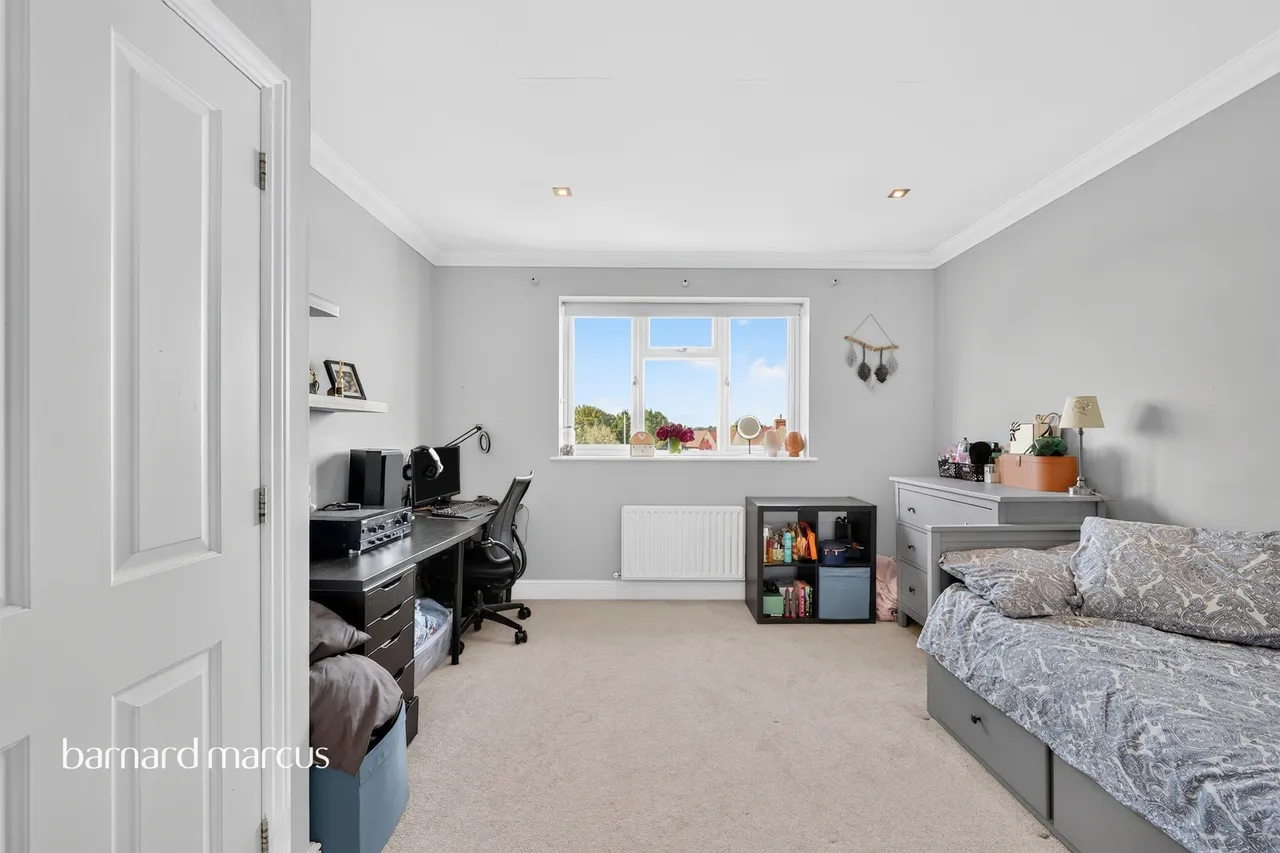 Browning Avenue, Worcester Park, KT4, photo 14