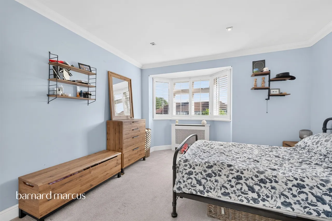Browning Avenue, Worcester Park, KT4, photo 13