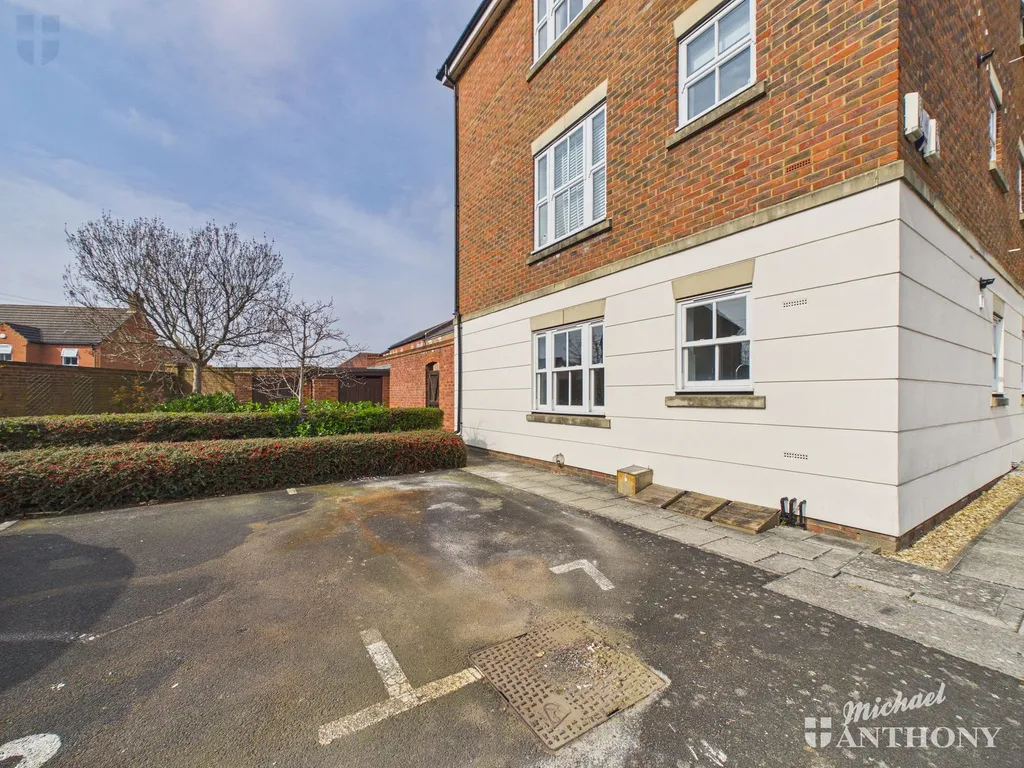 Kingsgate, Aylesbury, HP19, photo 14