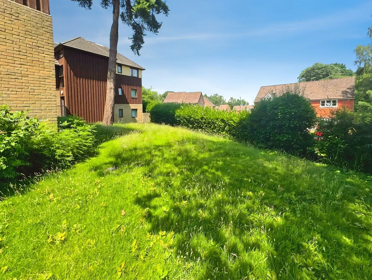 Oakwood Court, Crawley, photo 12