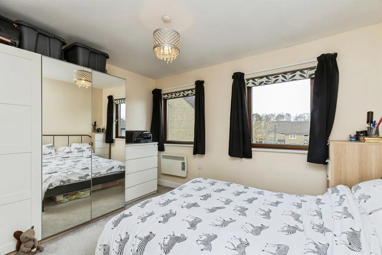 Oakwood Court, Crawley, photo 7