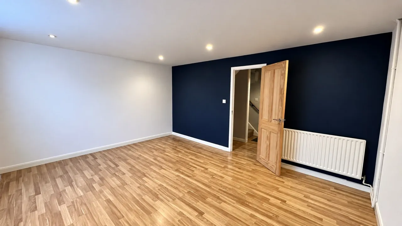 Spacious Three-Bedroom House to Rent, photo 4