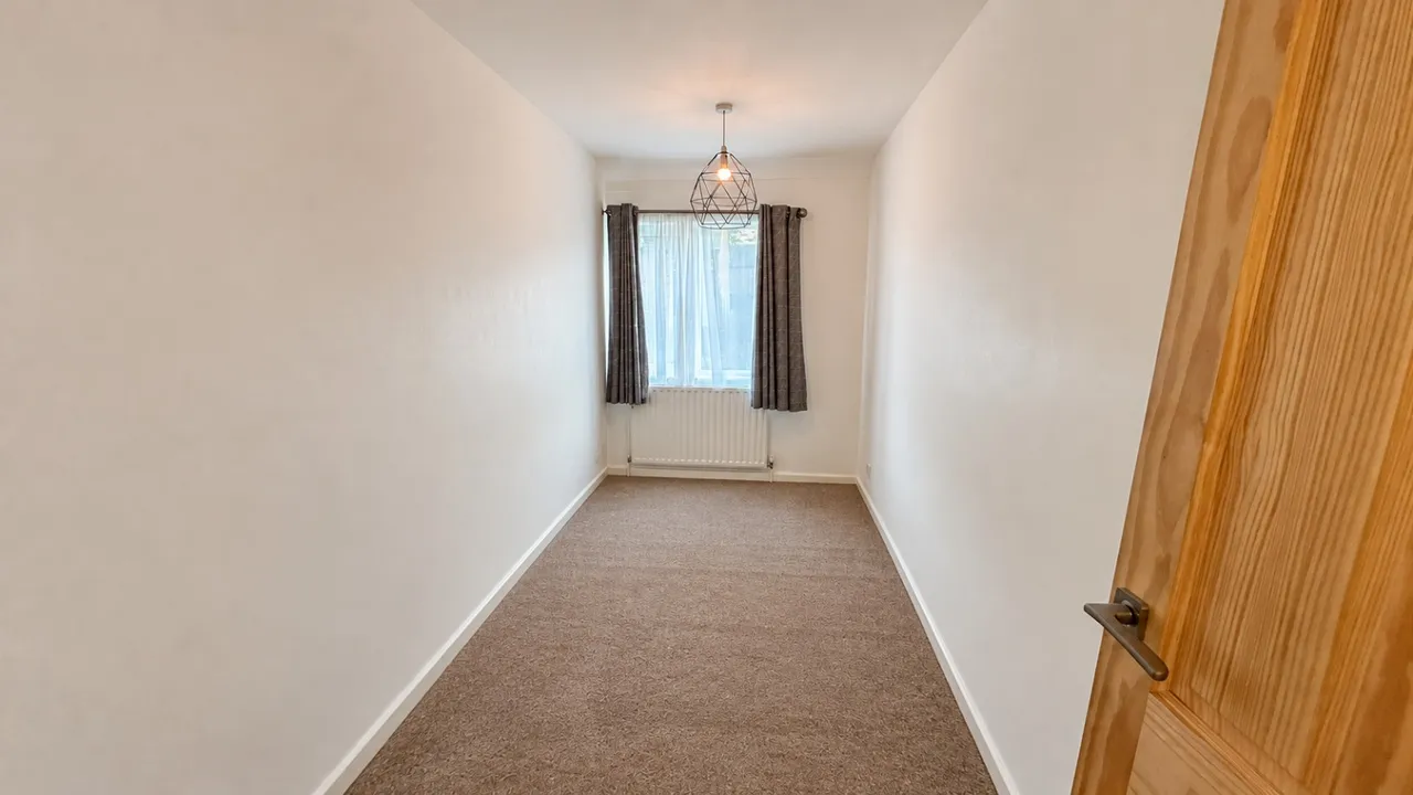 Spacious Three-Bedroom House to Rent, photo 10