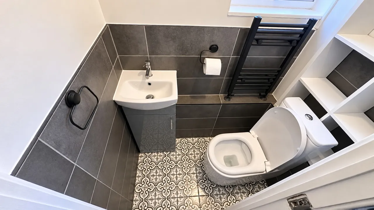 Spacious Three-Bedroom House to Rent, photo 12