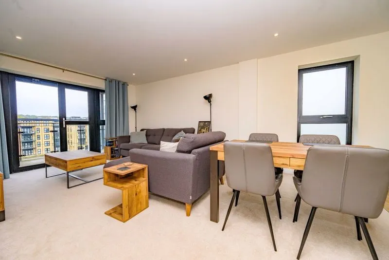 2 bed flat for sale — Bessemer Road, Welwyn Garden City AL7 1GR