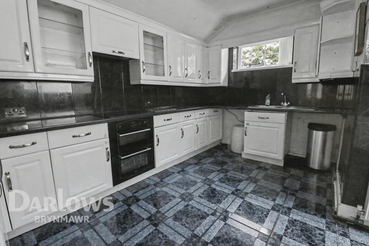 Oak Street, Abertillery, photo 3