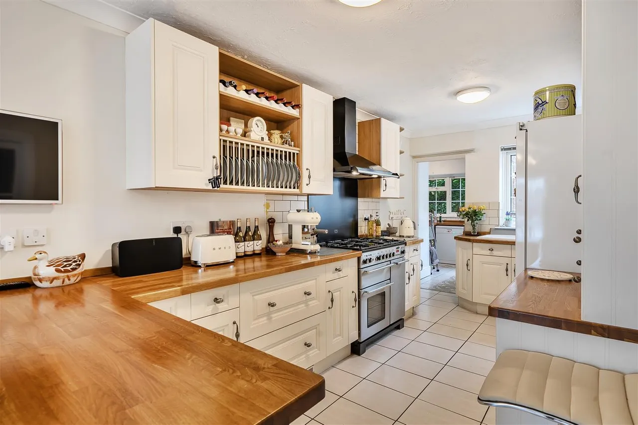 Ashley Drive, Banstead, SM7, photo 2